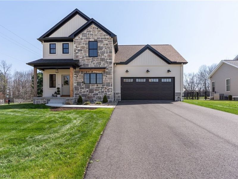 782 Radcliffe Pass, Columbiana, OH 44408 Photo 1