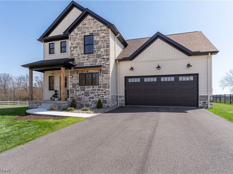 782 Radcliffe Pass, Columbiana, OH 44408 Photo 3