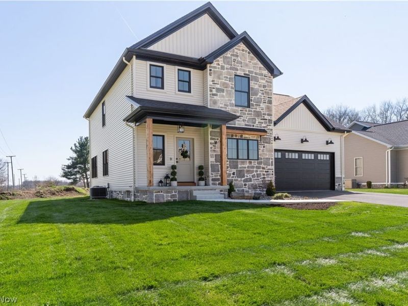 782 Radcliffe Pass, Columbiana, OH 44408 Photo 4