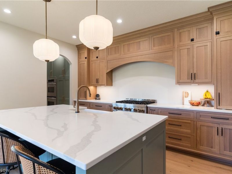 782 Radcliffe Pass, Columbiana, OH 44408 Photo 8