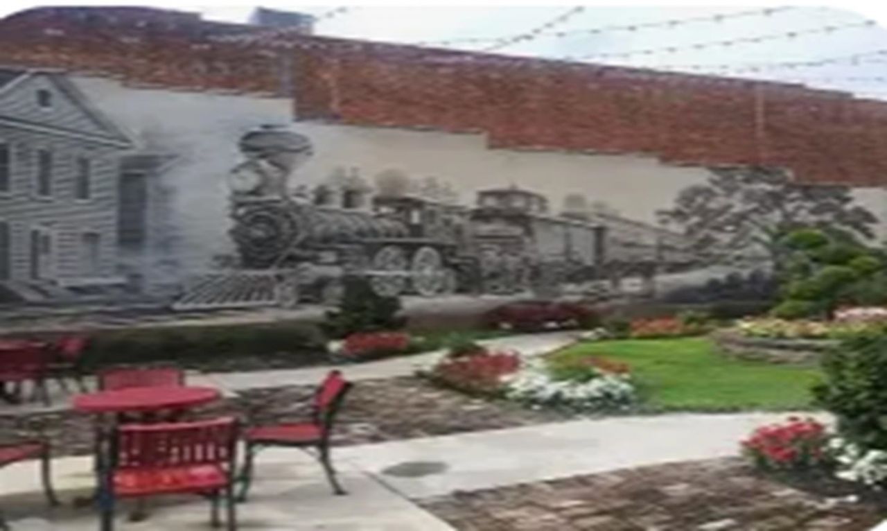 1247 Parkhill Dr. Photo 9