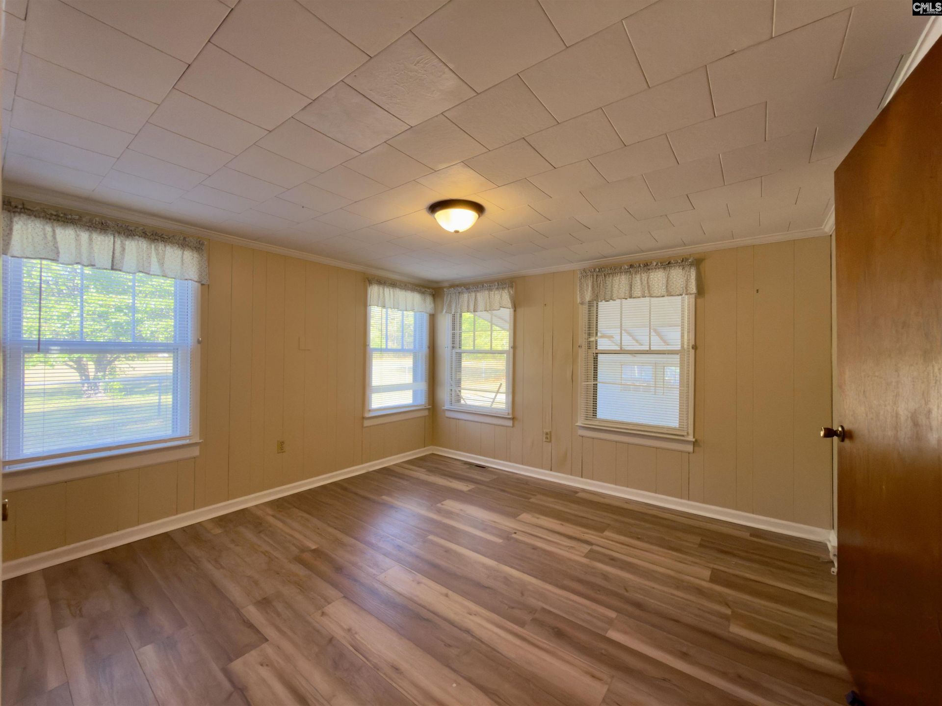 1927 Hwy 1 South  Photo 20