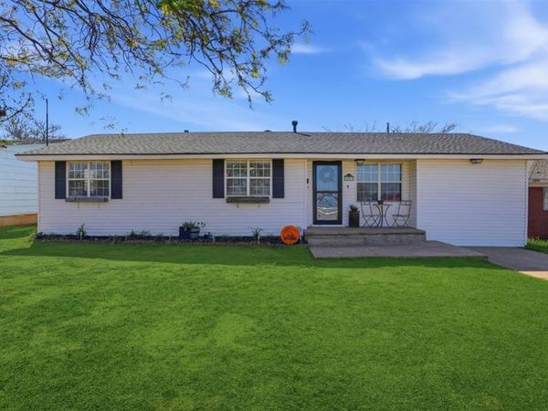 1003 N Hightower Street, Altus, OK 73521