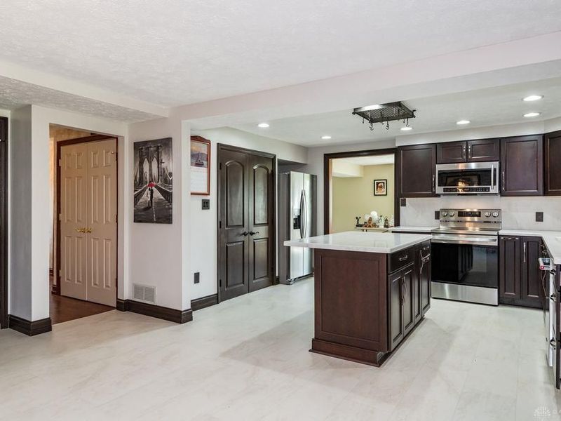 517 Princewood Avenue, Washington Township, OH 45429 Photo 6