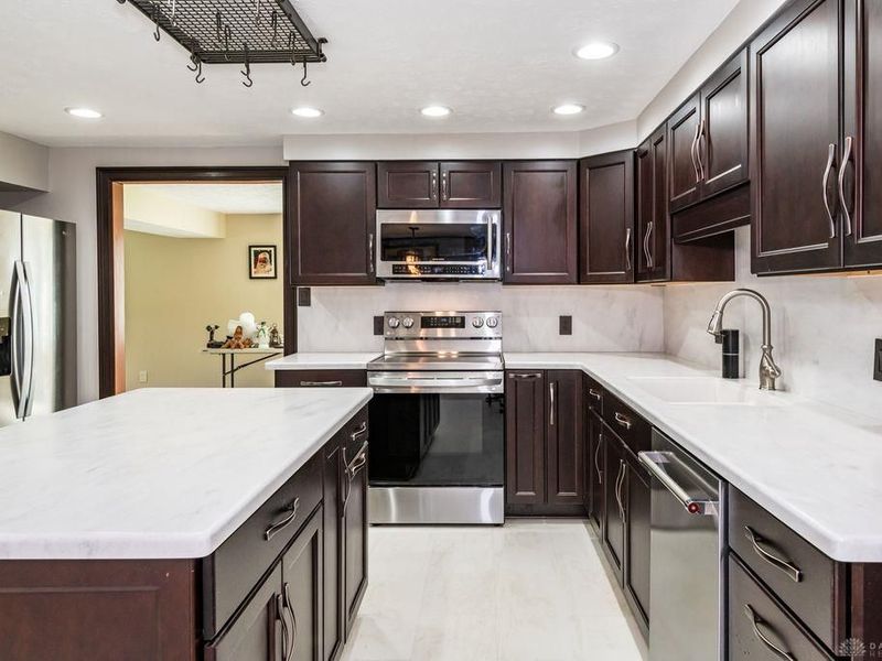 517 Princewood Avenue, Washington Township, OH 45429 Photo 8