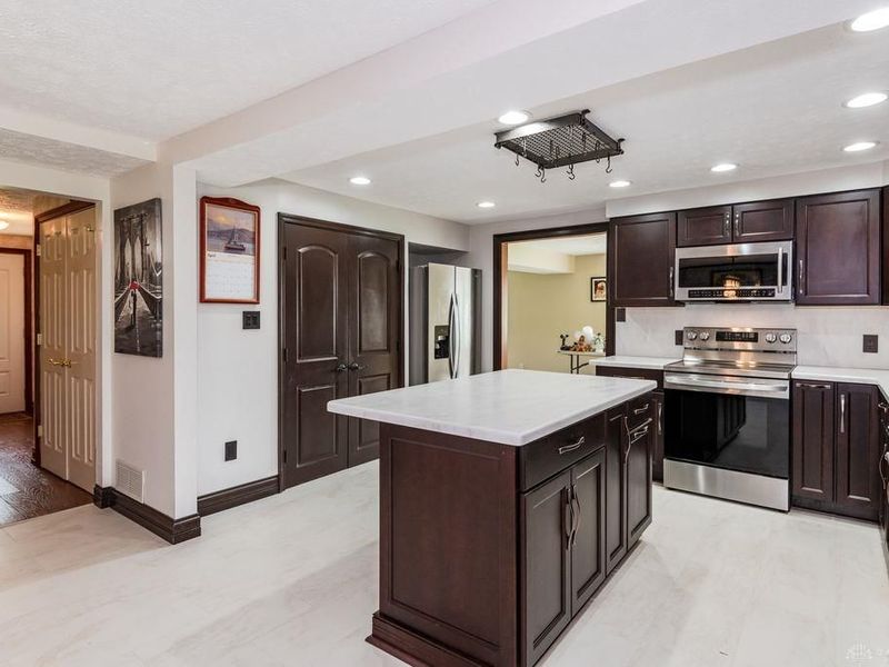 517 Princewood Avenue, Washington Township, OH 45429 Photo 9