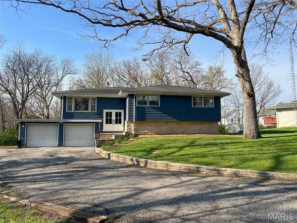 47 Smoke Tree Road, Hillsboro, IL 62049