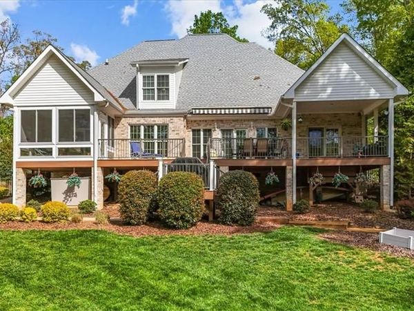 135 Harbor Drive W, Lexington, NC 27292