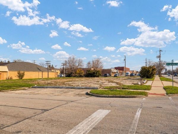 525 S Addison Road , Addison, IL 60101