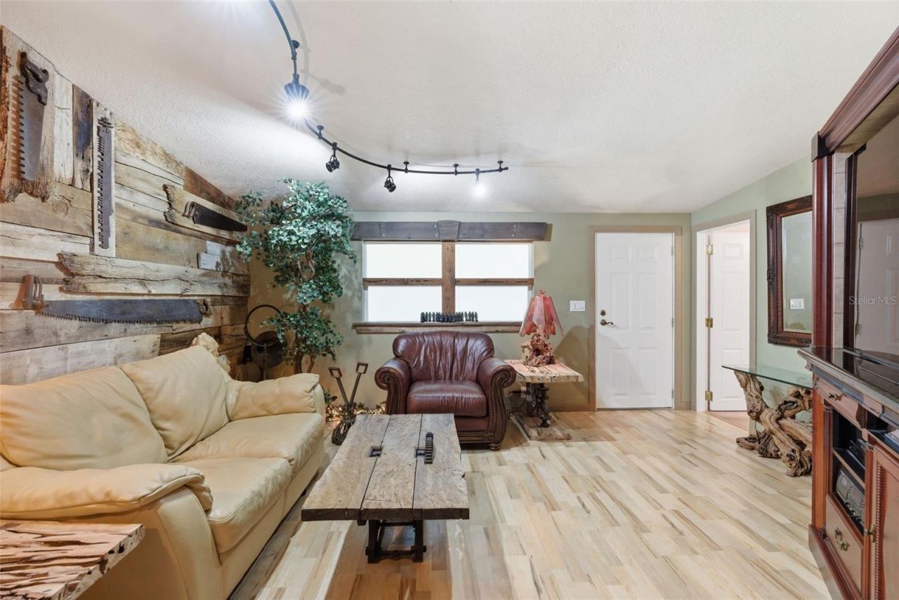 9101 Wood Terrace Drive , Tampa, FL 33637 Photo