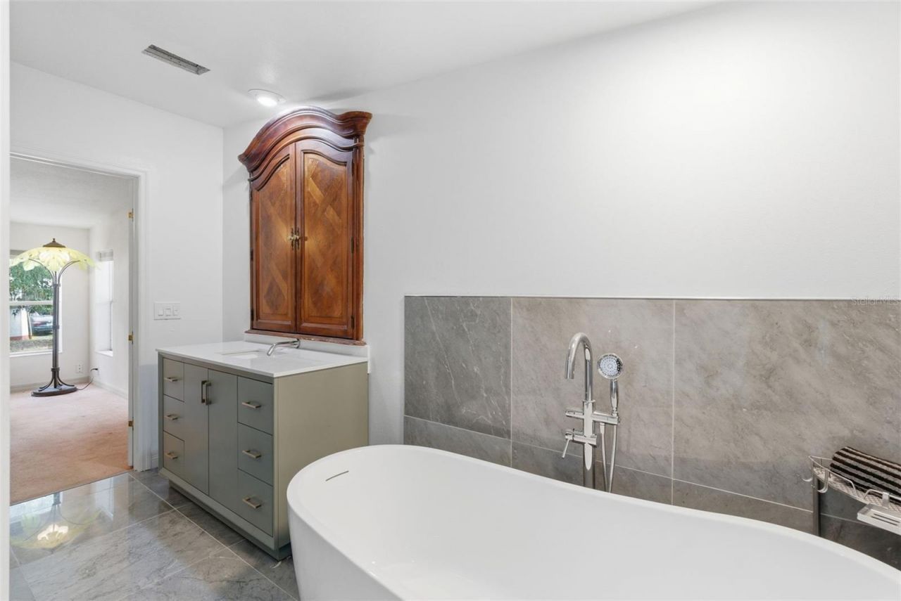 9101 Wood Terrace Drive , Tampa, FL 33637 Photo