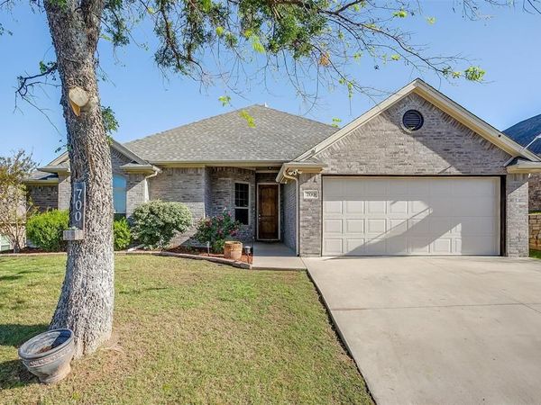700 Westgate Drive, Aledo, TX 76008