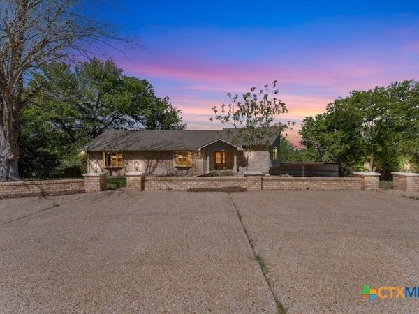 608 Ridgecrest Drive , Salado, TX 76571