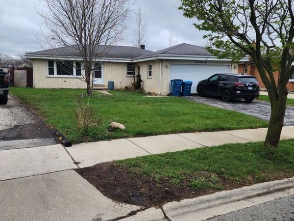 246 W Parkview Drive , Addison, IL 60101