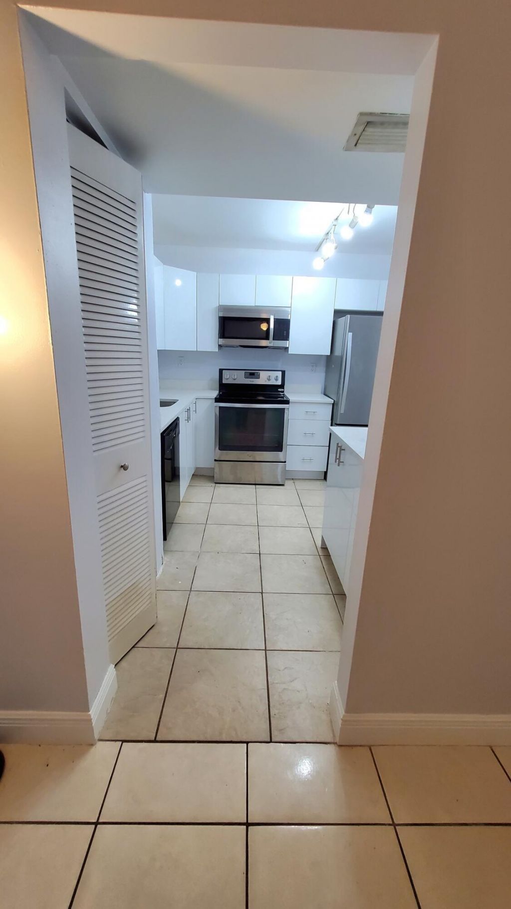 721 N Pine Island Road, Unit 103, Plantation, FL 33324 Photo
