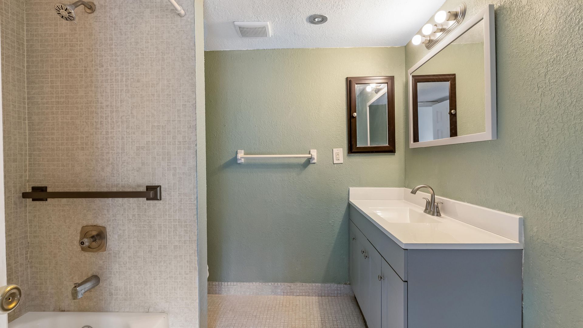 5935 Del Lago Circle, Unit 202, Sunrise, FL 33313 Photo