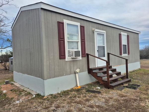 222 Shadow Oaks DR, Unit B, Elgin, TX 78621