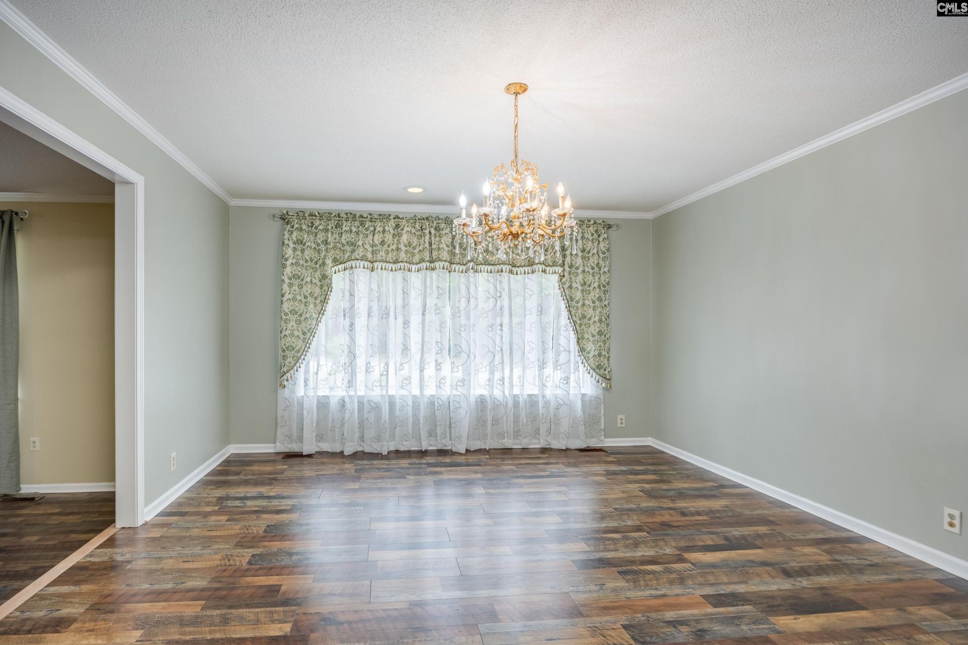 122 Runnymede Boulevard  Photo 10