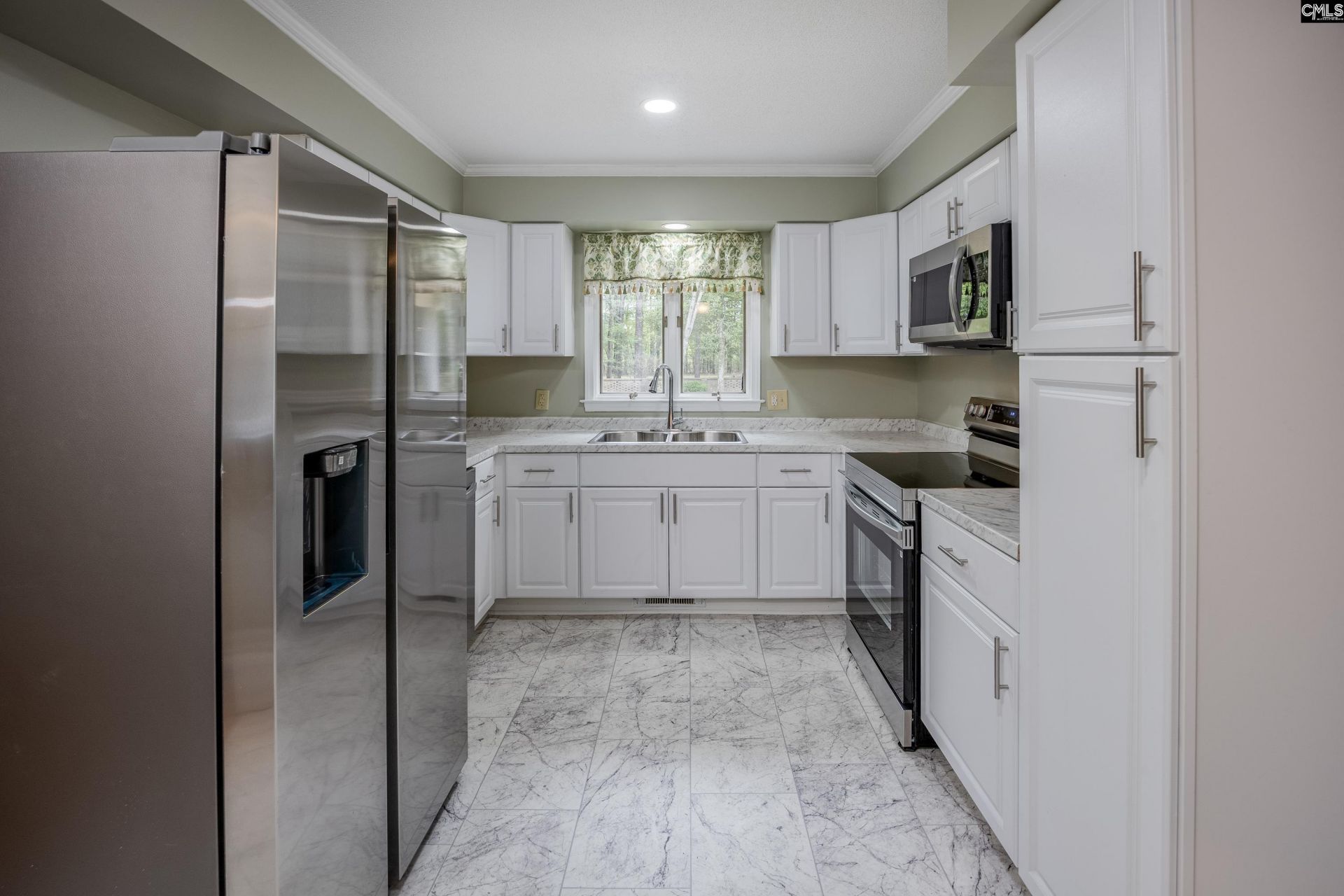 122 Runnymede Boulevard  Photo 13