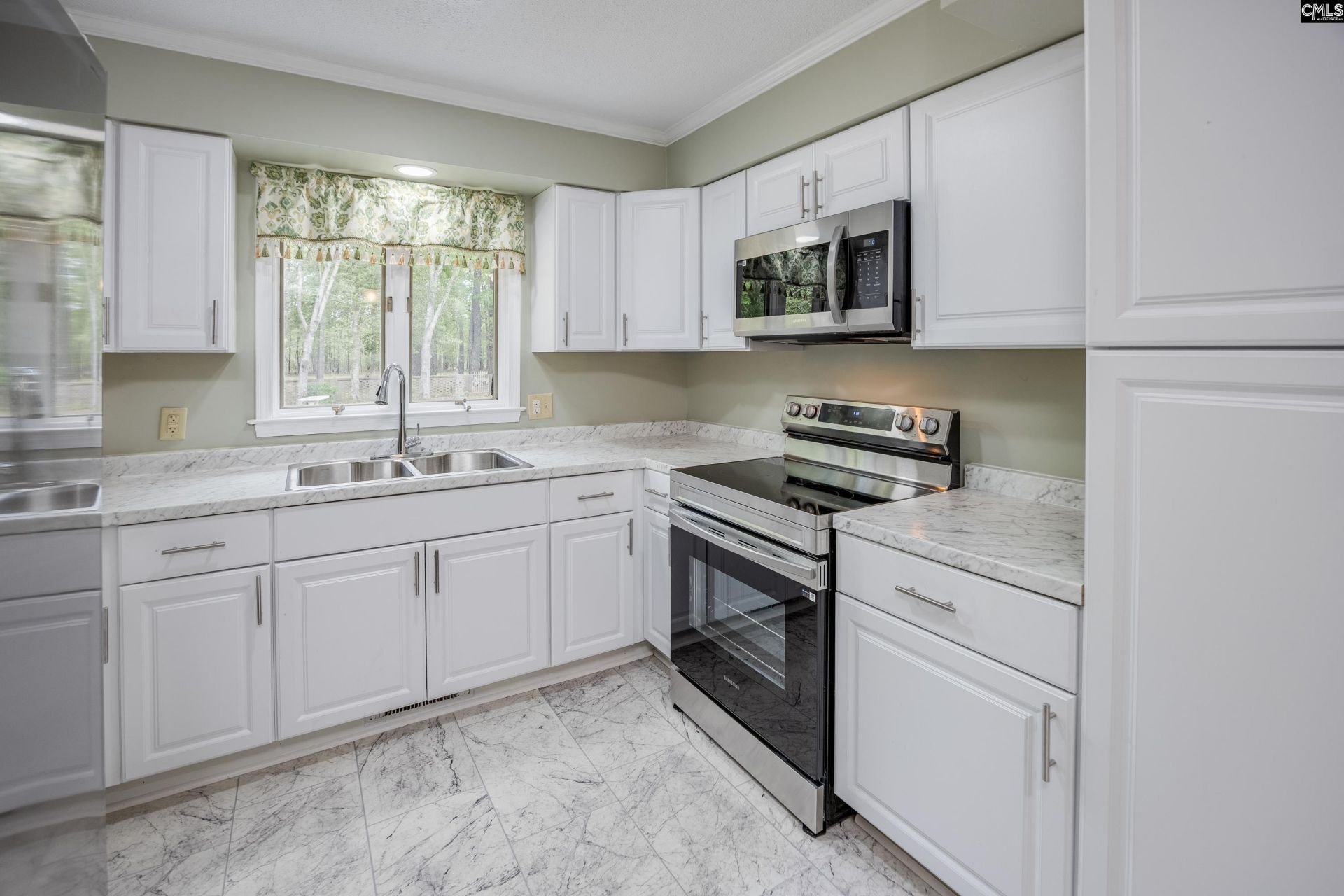 122 Runnymede Boulevard  Photo 14