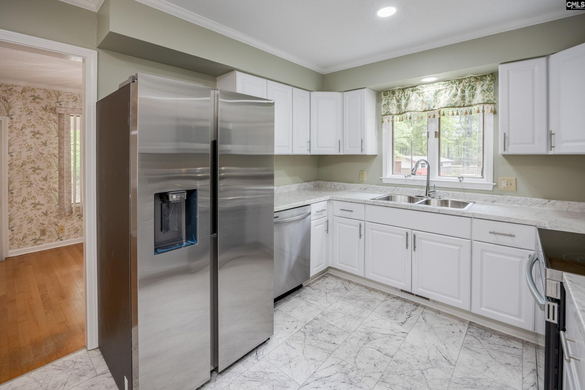 122 Runnymede Boulevard  Photo 15