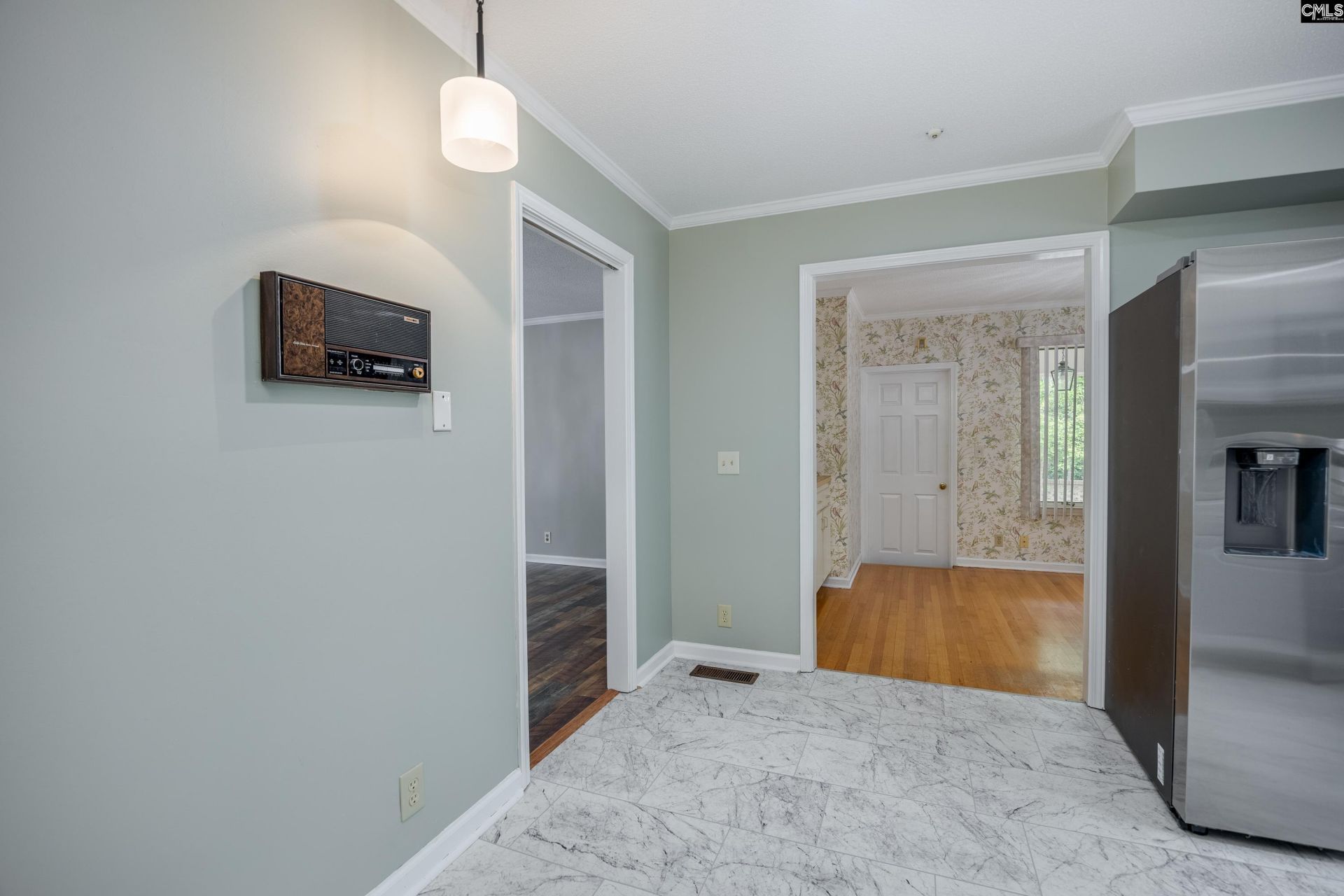 122 Runnymede Boulevard  Photo 17