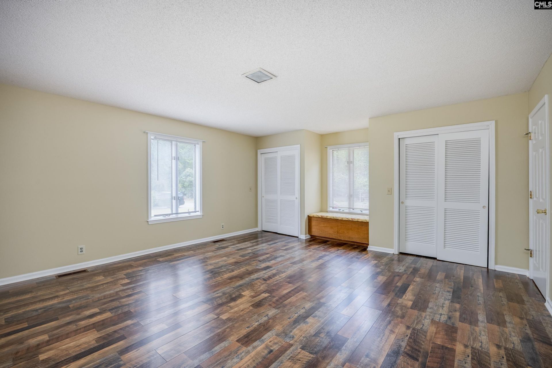 122 Runnymede Boulevard  Photo 37