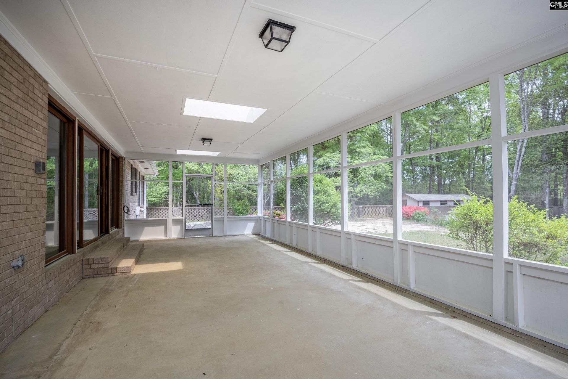 122 Runnymede Boulevard  Photo 46