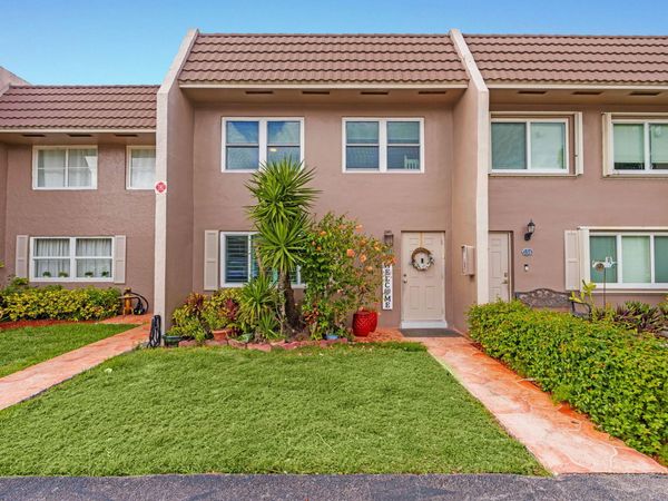 9050 NW 28th Street, Unit 137, Coral Springs, FL 33065