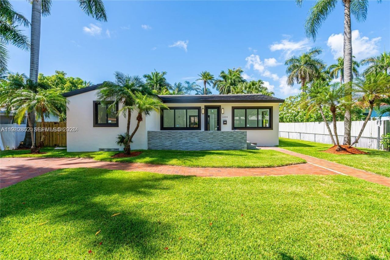 1334 Madison St, Hollywood, FL 33019 Main Photo