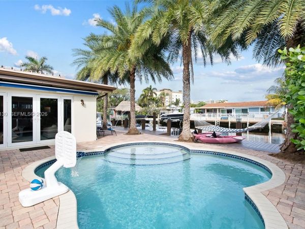 2255 SE 10th Ct, Pompano Beach, FL 33062