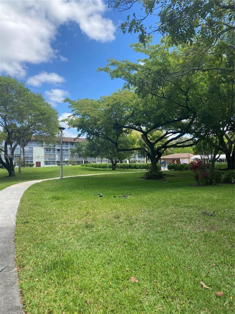 13255 SW 9th Ct, Unit 202G, Pembroke Pines, FL 33027 Photo