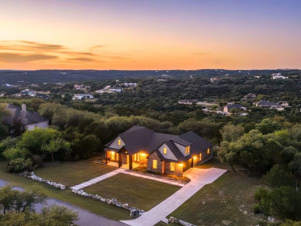 827 COUNTY ROAD 2801 E, Mico, TX 78056