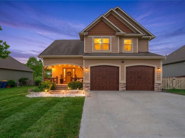 22359 W Cedar Street, Tonganoxie, KS 66086