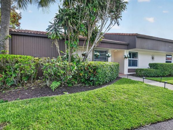 6924 Tiburon Cir, Unit 128, Boca Raton, FL 33433