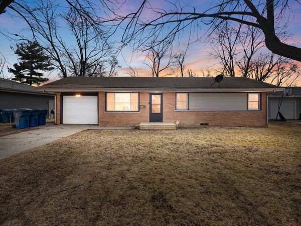 1856 E Notre Dame Street , Kankakee, IL 60901