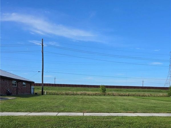 4032 HAMLET Place, Chalmette, LA 70043
