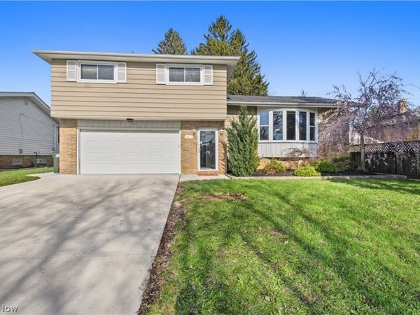 6911 Lantern Lane , Parma Heights, OH 44130