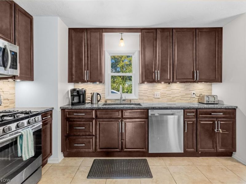 6911 Lantern Lane, Parma Heights, OH 44130 Photo 10