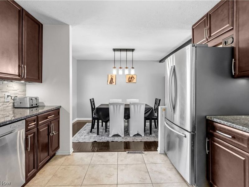 6911 Lantern Lane, Parma Heights, OH 44130 Photo 9