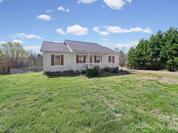 1024 Daniel Drive , Stanley, NC 28164