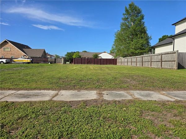8305 PRINCE Drive, Chalmette, LA 70043