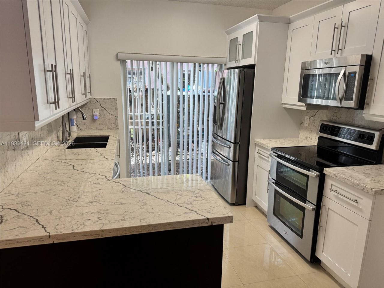 8025 Lake Dr, Unit 102, Doral, FL 33166 Photo