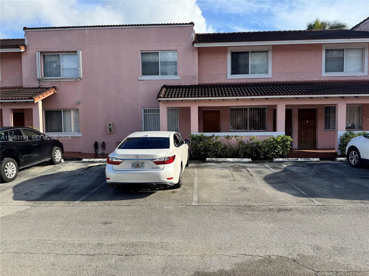 8025 Lake Dr, Unit 102, Doral, FL 33166 Photo