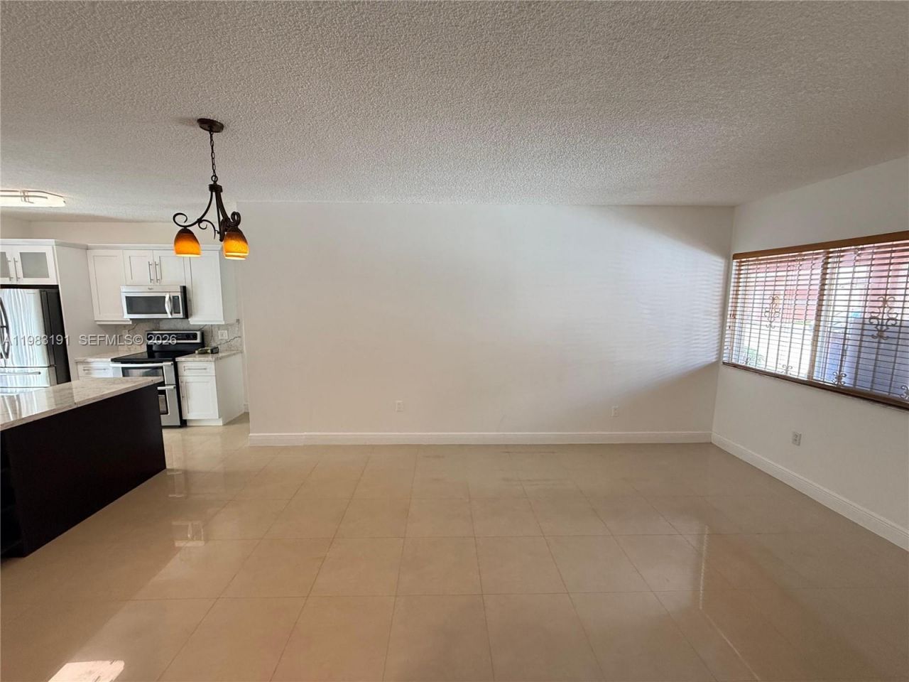 8025 Lake Dr, Unit 102, Doral, FL 33166 Photo