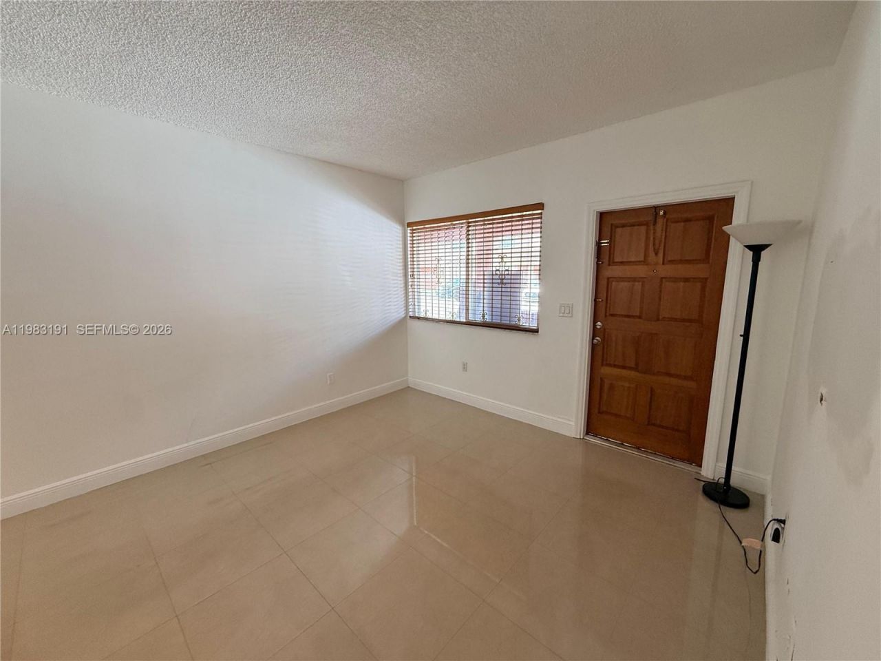 8025 Lake Dr, Unit 102, Doral, FL 33166 Photo