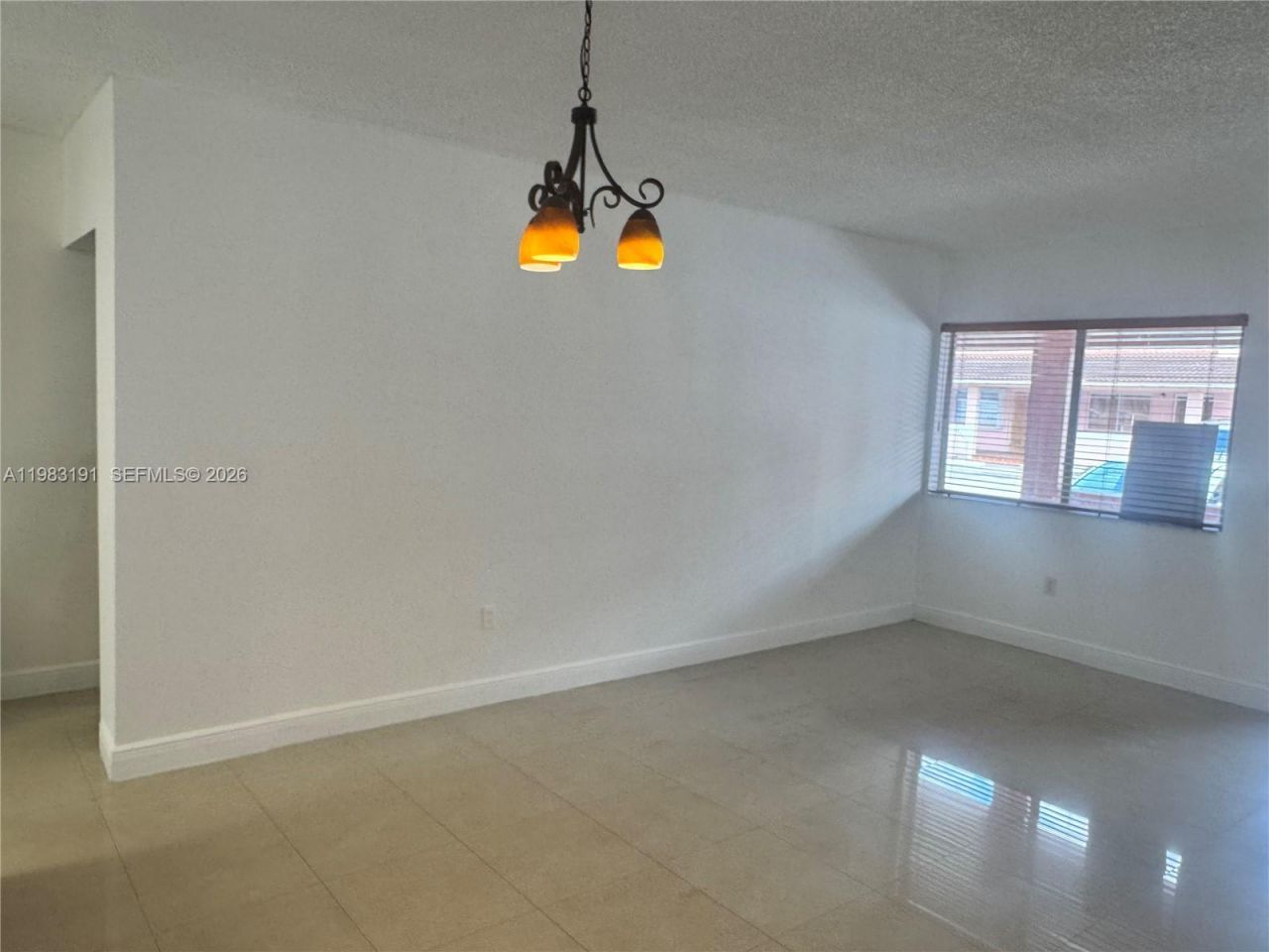 8025 Lake Dr, Unit 102, Doral, FL 33166 Photo
