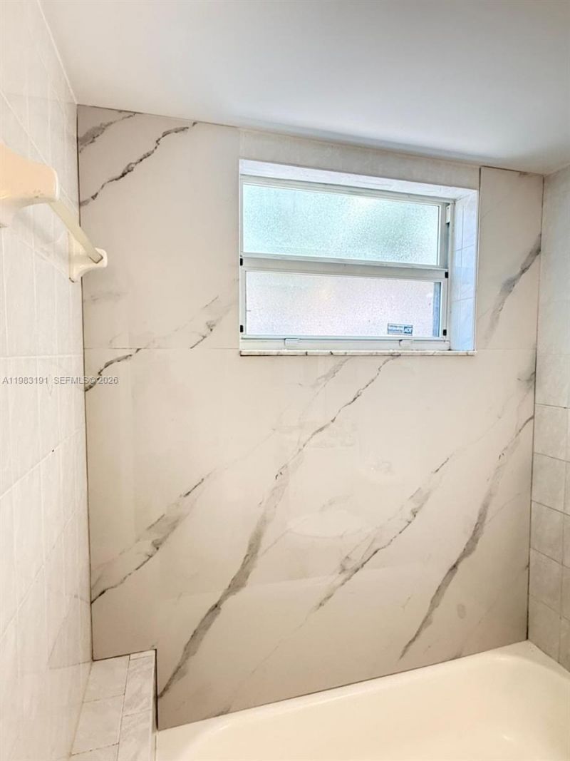 8025 Lake Dr, Unit 102, Doral, FL 33166 Photo