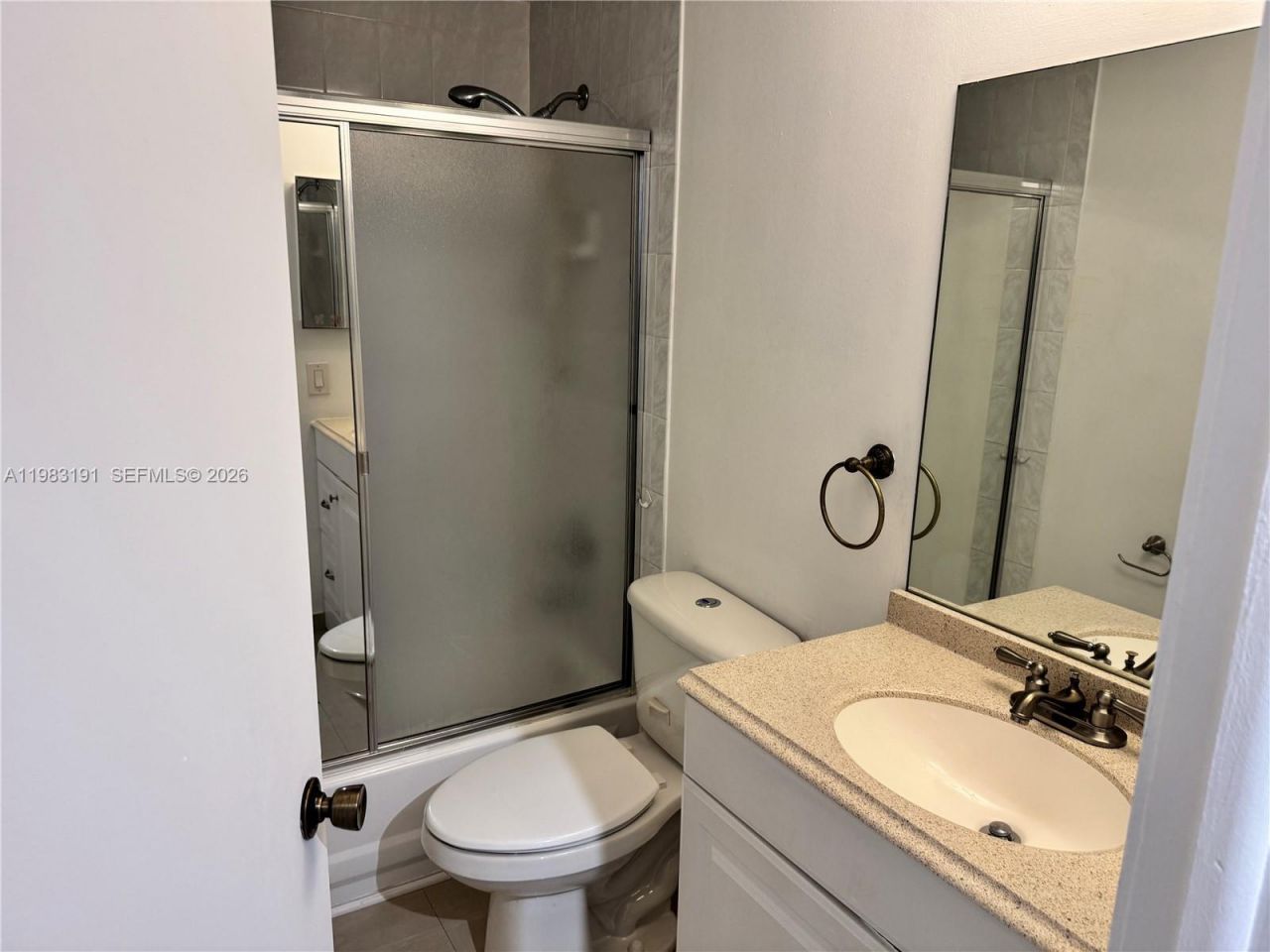 8025 Lake Dr, Unit 102, Doral, FL 33166 Photo