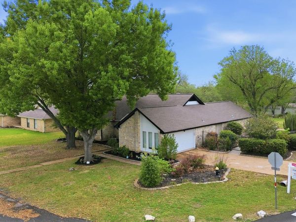 201 Towhee DR, Buda, TX 78610